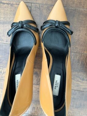 Prada Caramel Leather Bow Heels Size 41 / US 9 Dust Bag Included